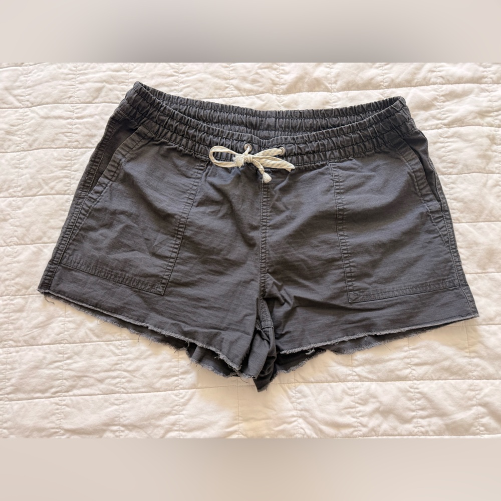 Vuori Charcoal Women's rip stop Shorts